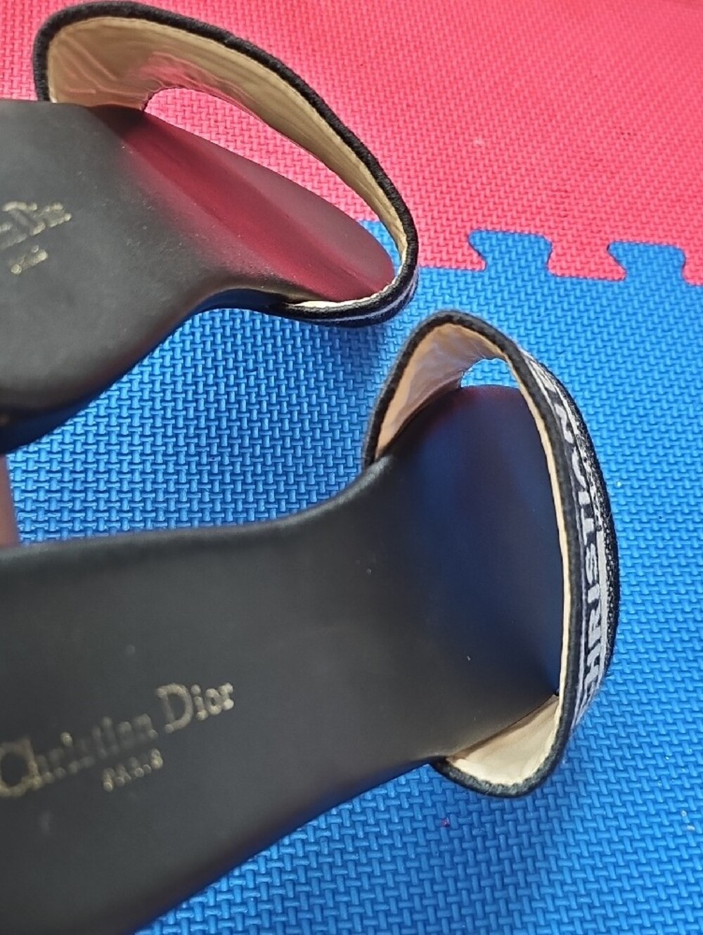 Designer Slide Sandals Size 40 - Picture 7 of 7